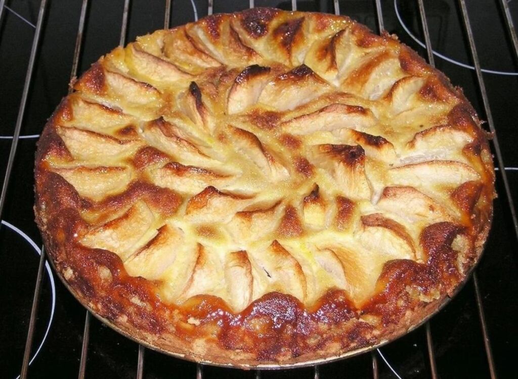 Сладкий пирог с яблоками: рецепт 1909 года
